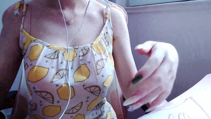 [Aki秋水ASMR]打不乖的弟弟 扇巴掌初体验有点瑕疵？