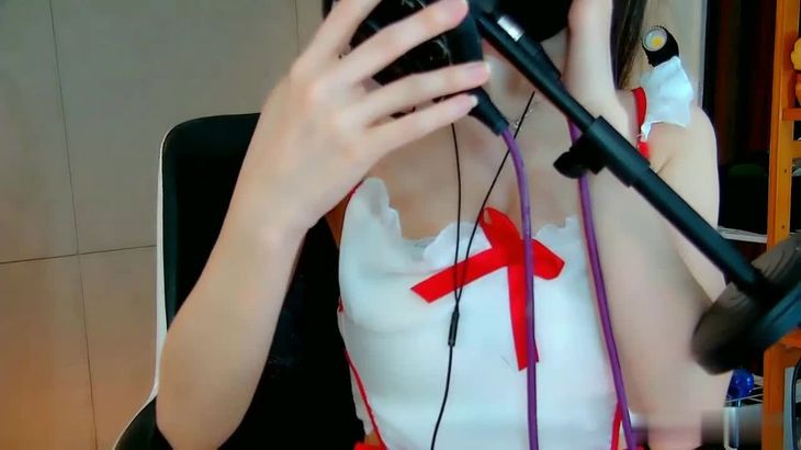 [阿稀稀大魔王ASMR]足控史莱姆摇水瓶弹舌口腔音触发音视频集 26