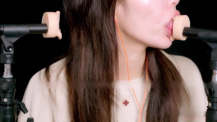 ASMR小萌 十一月会员舔耳喘息