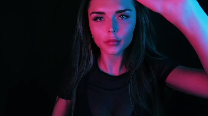 ASMR-–-Gentle-+-Relaxing-Face-Touching(Soft-Spoken-with-Relaxing-Bubble-Sounds)