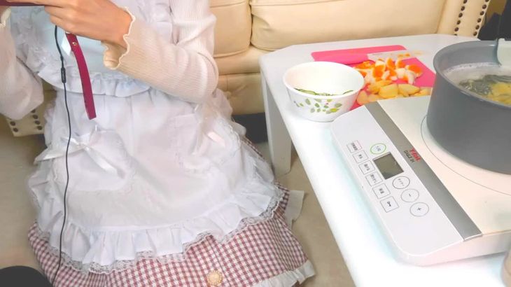 ASMR利香 お料理♡私服エプロンでポテトサラダ作る